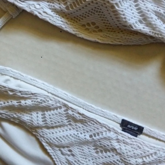 *SOLD*Aerie White Crochet Bikini Bottoms - Picture 3 of 5